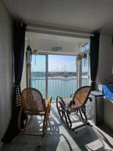 La Cabane vue Le Port du Cap d'Agde